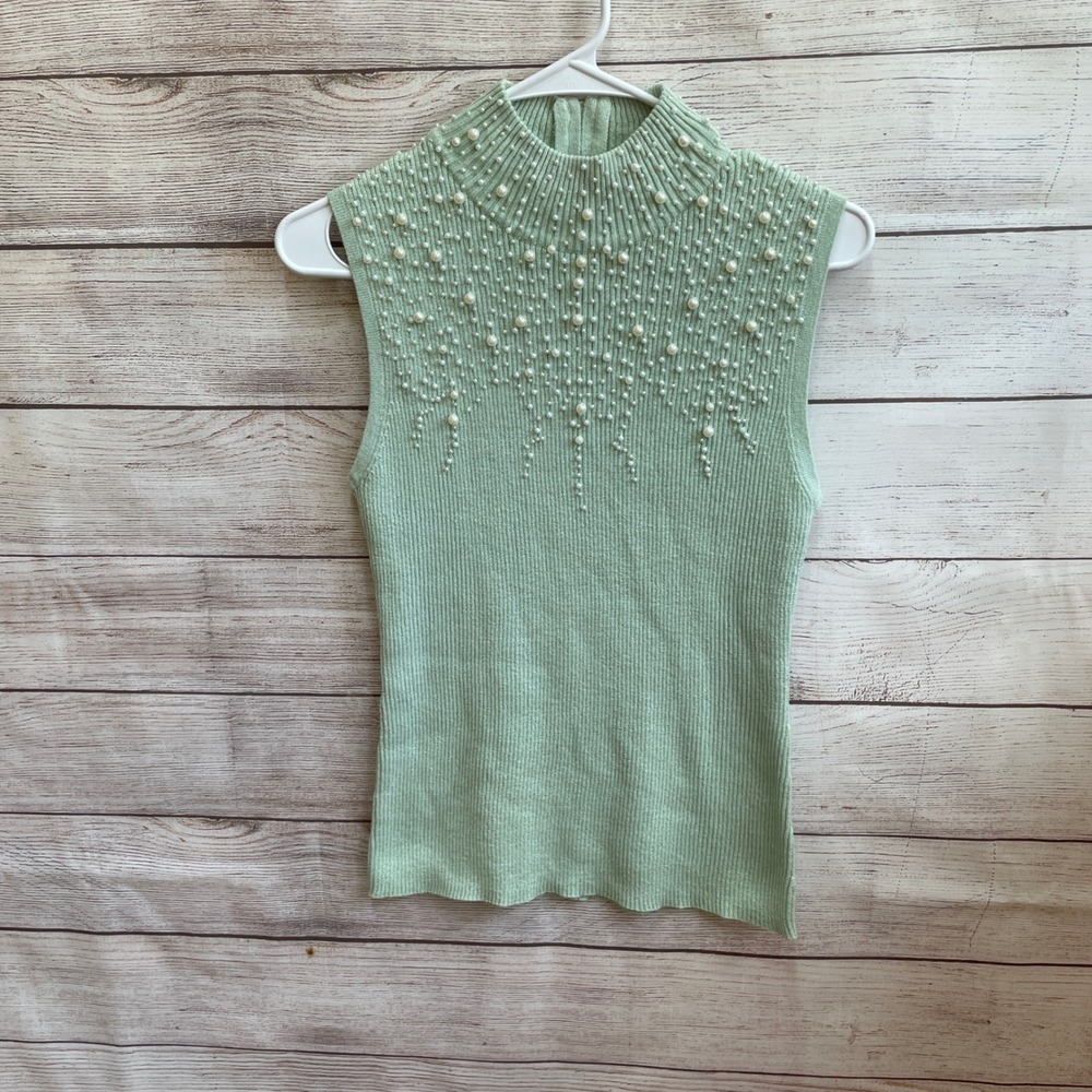 VINTAGE ONCE AGAIN SLEEVELESS BEADED RIBBED‎ TOP IN PALE GREEN